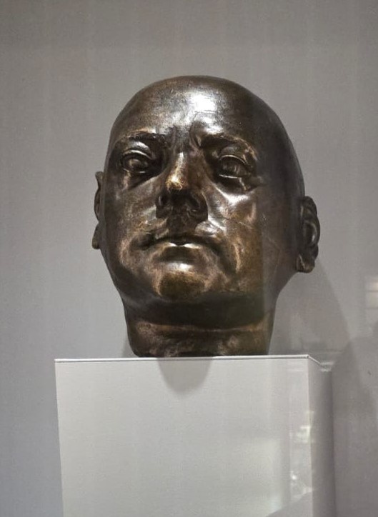 Меркуров С.Д. Портрет императора Петра I. Начало XX в. По оригиналу Бартоломео Карло Растрелли . Темная бронза, литье