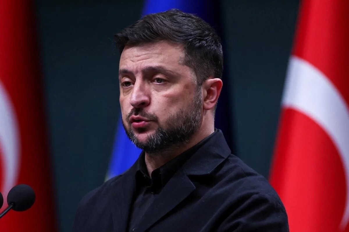    Обвинять политических оппонентов Зеленский будет в измене.