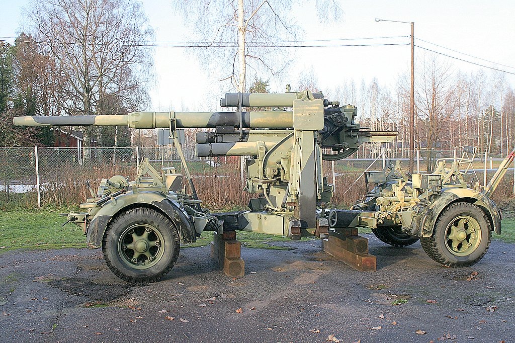 8,8 cm FlaK 18/36/37 (нем. 8,8-cm-Flugabwehrkanone 18/36/37, буквально 8,8-см зенитная пушка образца 18/36/37), также известное как «восемь-восемь» (нем. Acht-acht) — германское 88-миллиметровое зенитное орудие, находившееся на вооружении с 1932 по 1945 годы