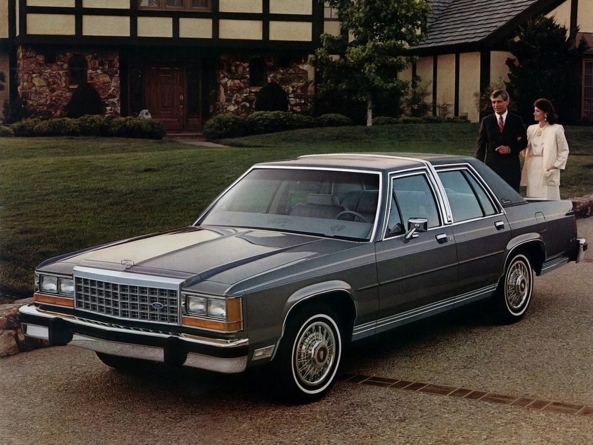 Ford LTD Crown Victoria