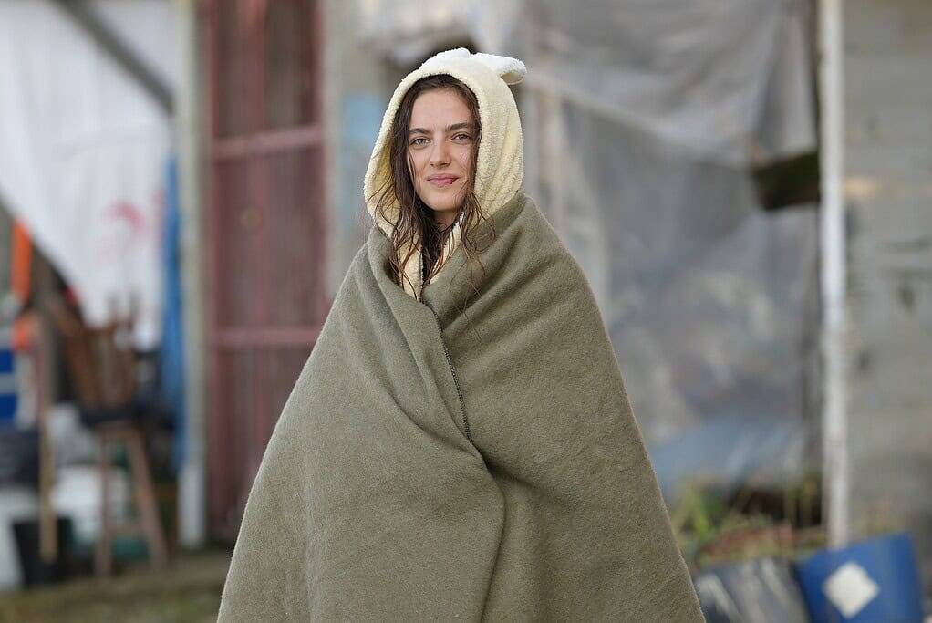 Стоп-кадр сериала «Это море переполнится»