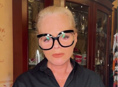    Кадр из видео, соцсети Ларисы Долиной