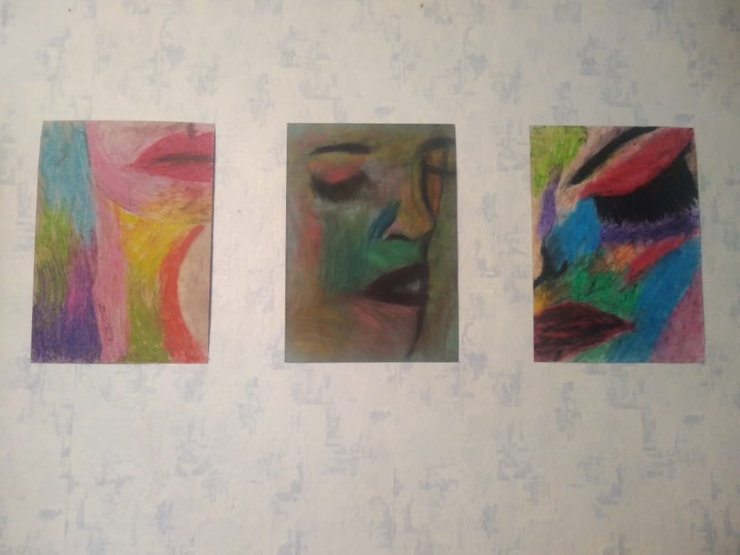 Картины Насти. Фото: Анастасия Кубрак / предоставлено для публикации hornews.com