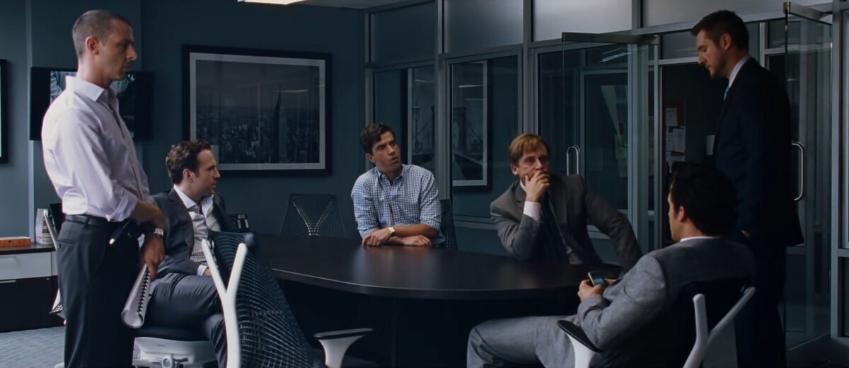 кадр из фильма «Игра на понижение» (2015) 