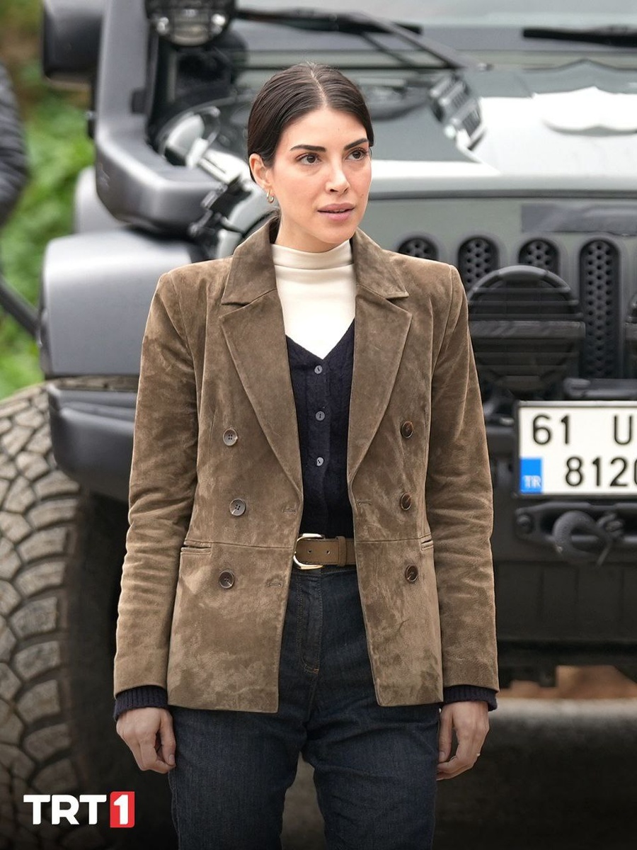 Стоп кадр из сериала «Это море переполнится»