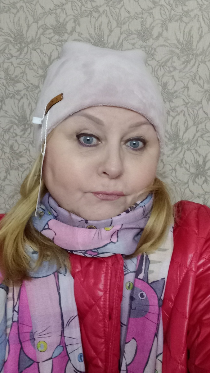 Шапочка ещё с ценой.)