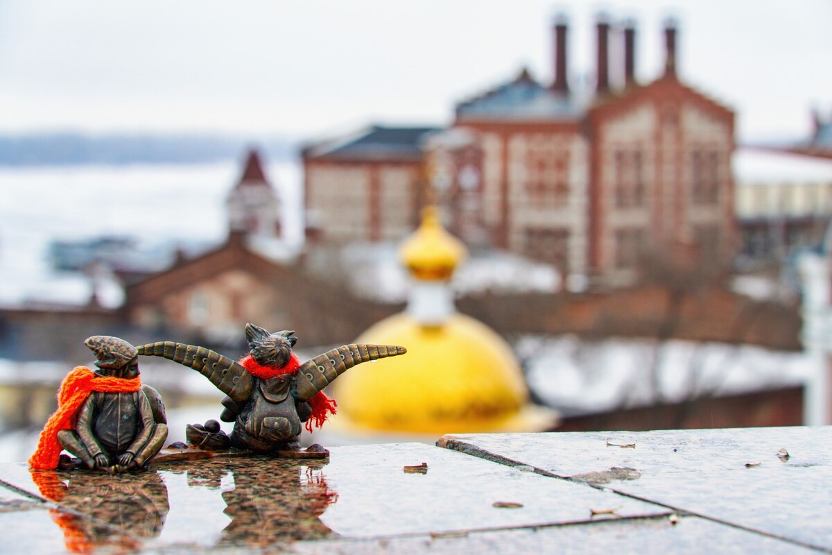 Пушкинский сквер: Мякиш и Шкипер.