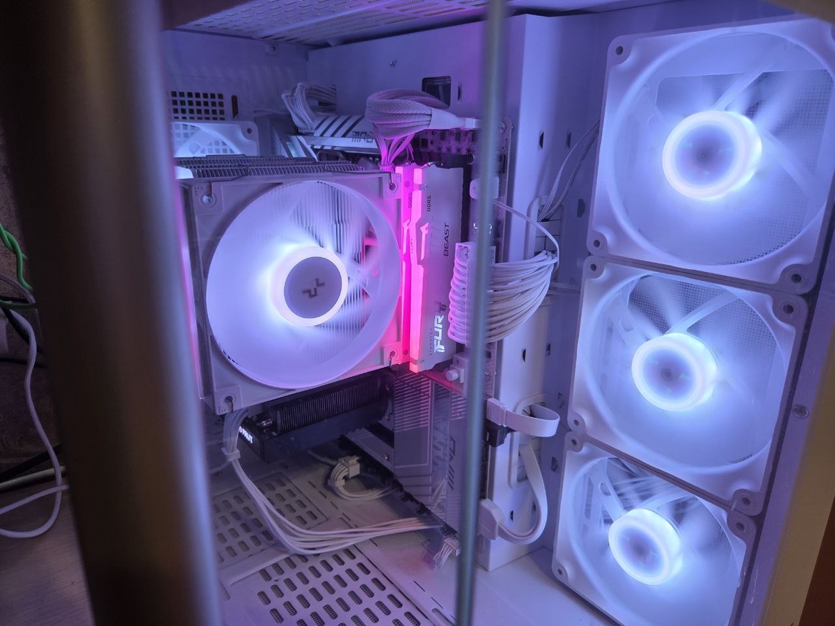 моя сборка со старой видеокартой: срочно в поиске Super 5070 😉