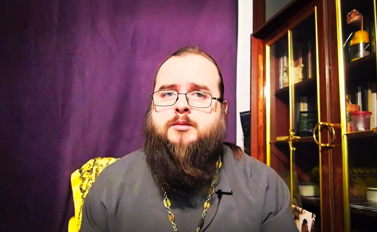 Александр Митрофанов — иеромонах, настоятель храма Рождества Пресвятой Богородицы села Богородск Корткеросского района Республики Коми, миссионер, блогер.