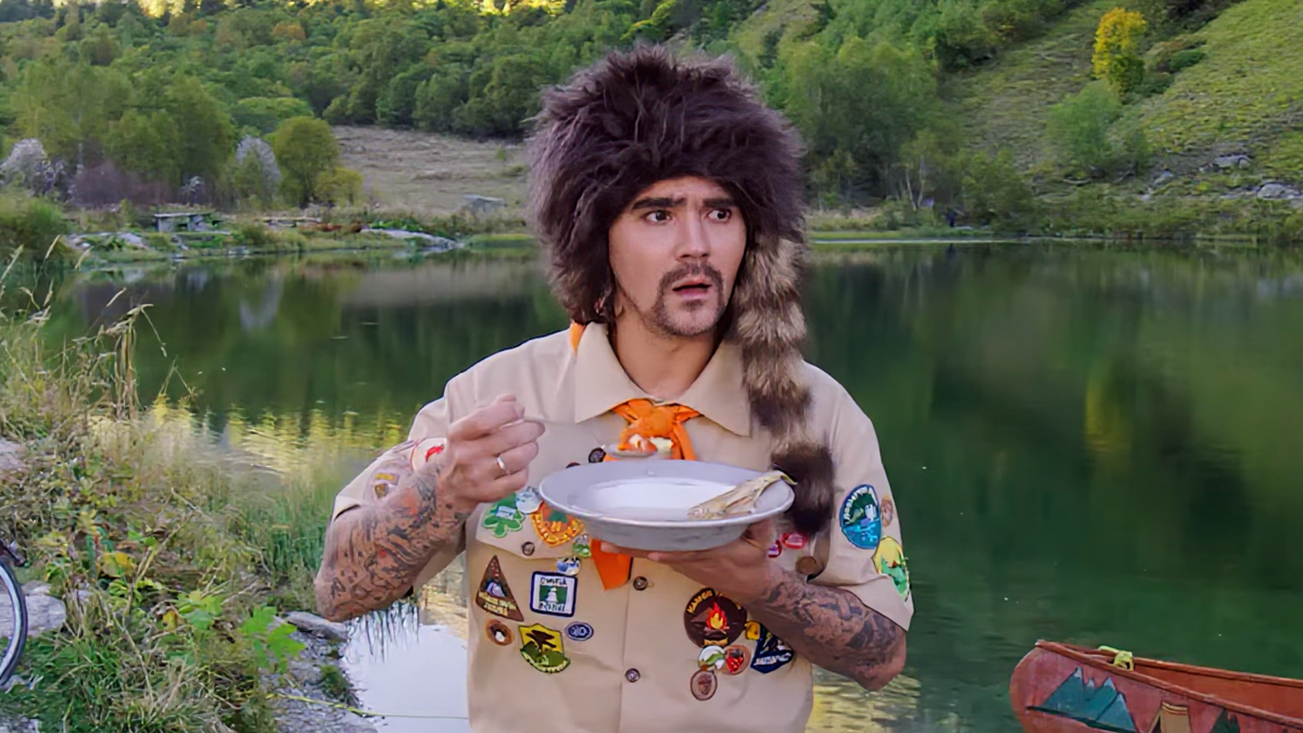 Кадры с фильма «Невероятные приключения Шурика» 2025 комедия