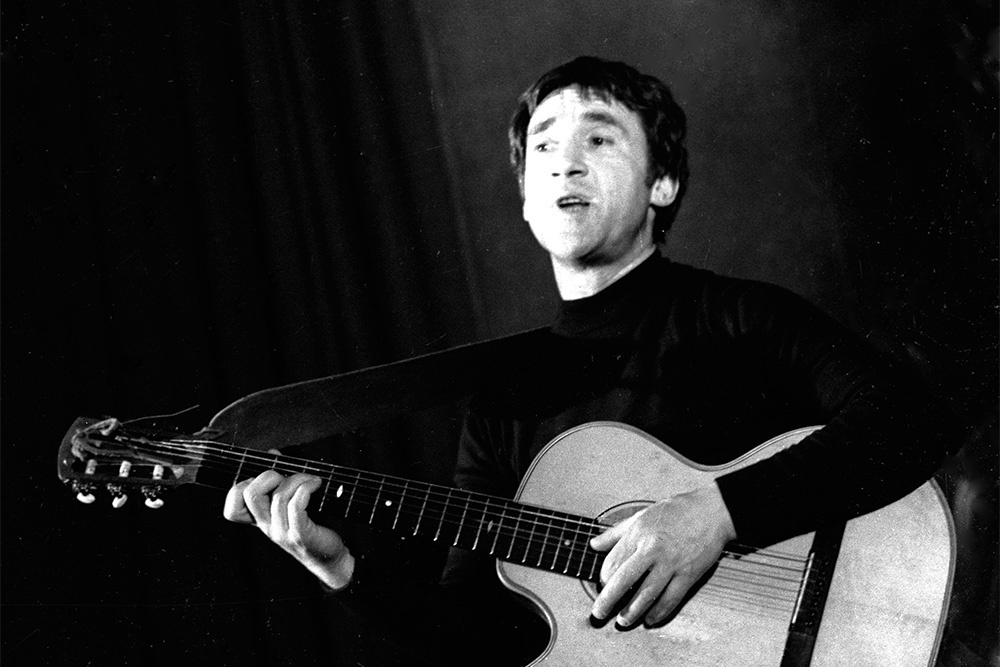    На альбоме голос Владимира Высоцкого был отреставрирован с помощью искусственного интеллекта. / РИА Новости