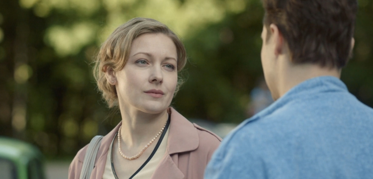 Кадр из сериала "Московский роман", 2020 г., режиссер Ольга Субботина, сценаристы Марина Эстер, Иван Лесков, композитор Александер Тремейн (скриншот) 