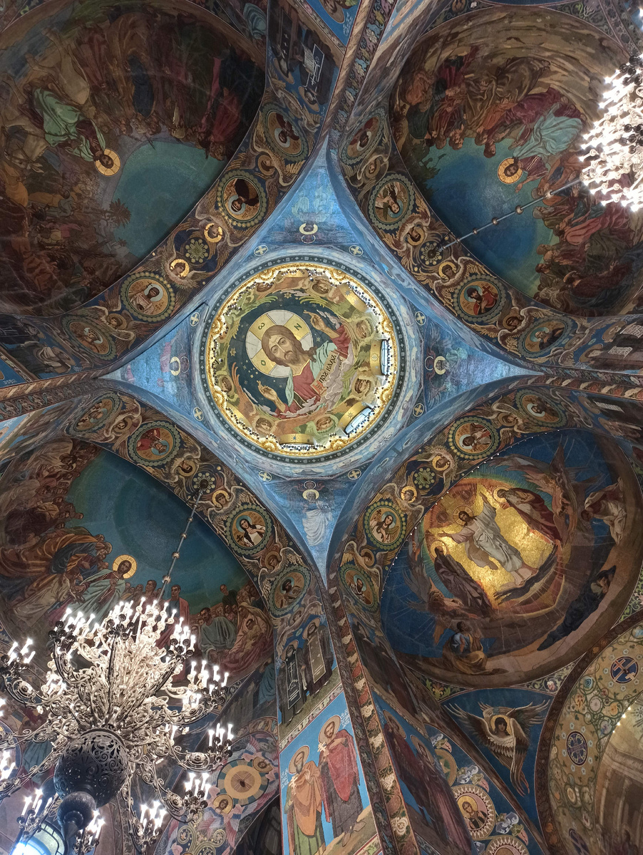 Смотрите, какое свечение у Иисуса за спиной