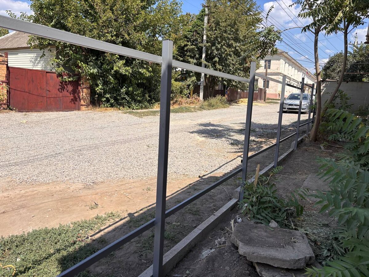 Основа под забор из профнастила и фальш колонны