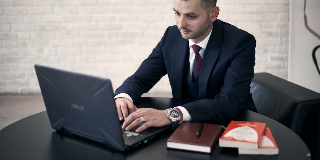 К вам пришли с обыском в 6 утра: пошаговая инструкция адвоката, как пережить следственные действия и не сесть в тюрьму