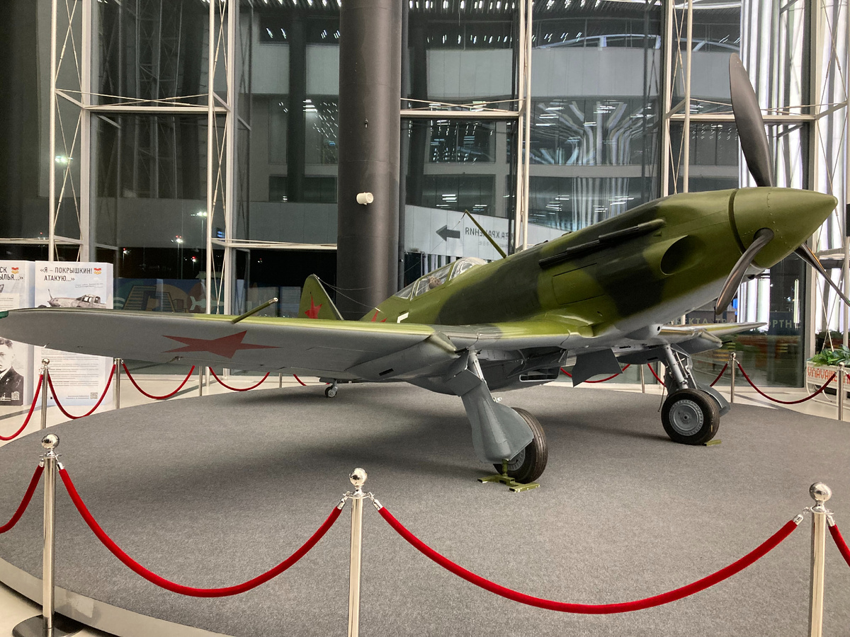 Макет боевого самолета МИГ-3