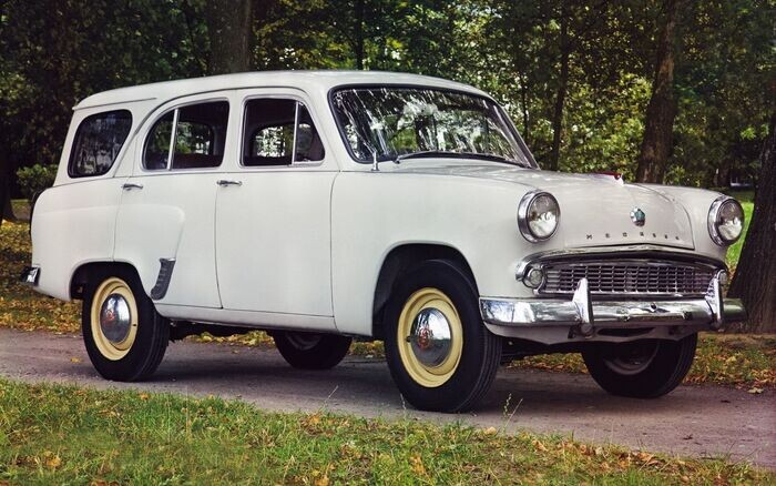 «Москвич-423» мог вместить 250 кг груза