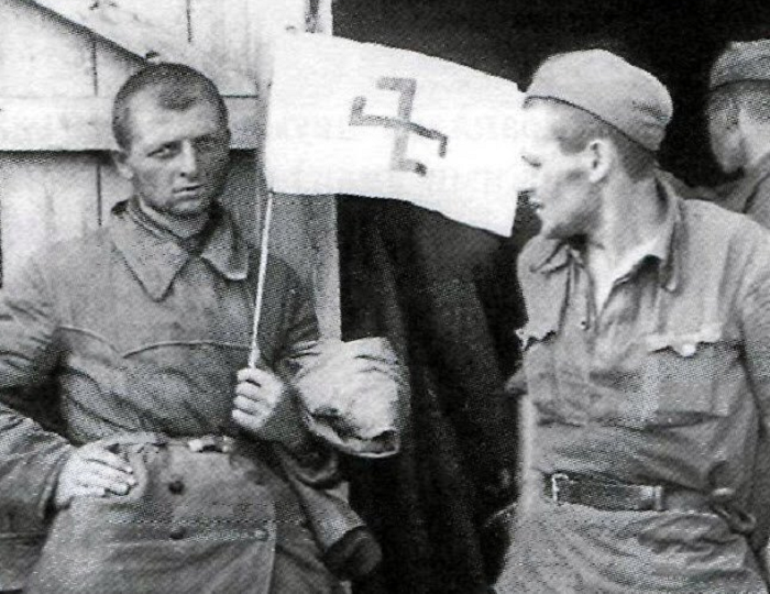 Разведчик рассказал по каким признакам они вычисляли среди пленных спрятавшихся"власовцев"