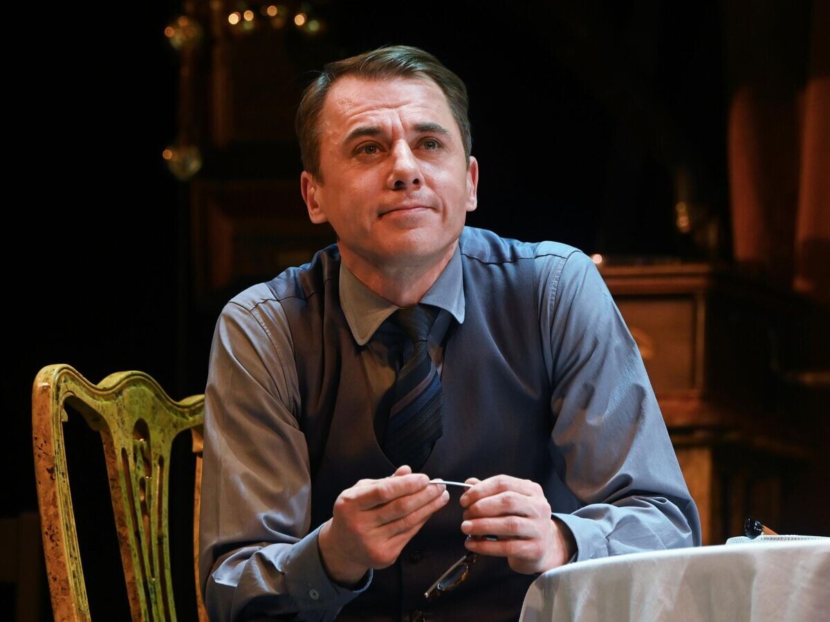    Игорь Петренко в роли доктора Борменталя на пресс-показе спектакля по роману М. Булгакова "Собачье сердце" в постановке Алексея Дубровского в Малом театре© РИА Новости / Владимир Федоренко