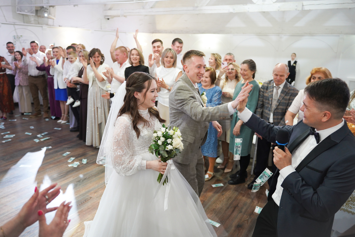 Сколько стоит ведущий на свадьбу в Чебоксарах — разбор от ведущего Андрея Рублёва