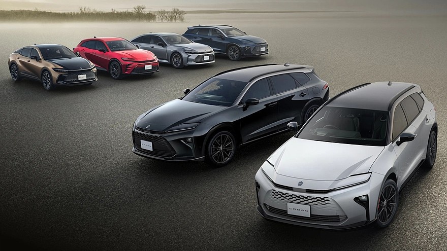    На фото: актуальное семейство Toyota Crown