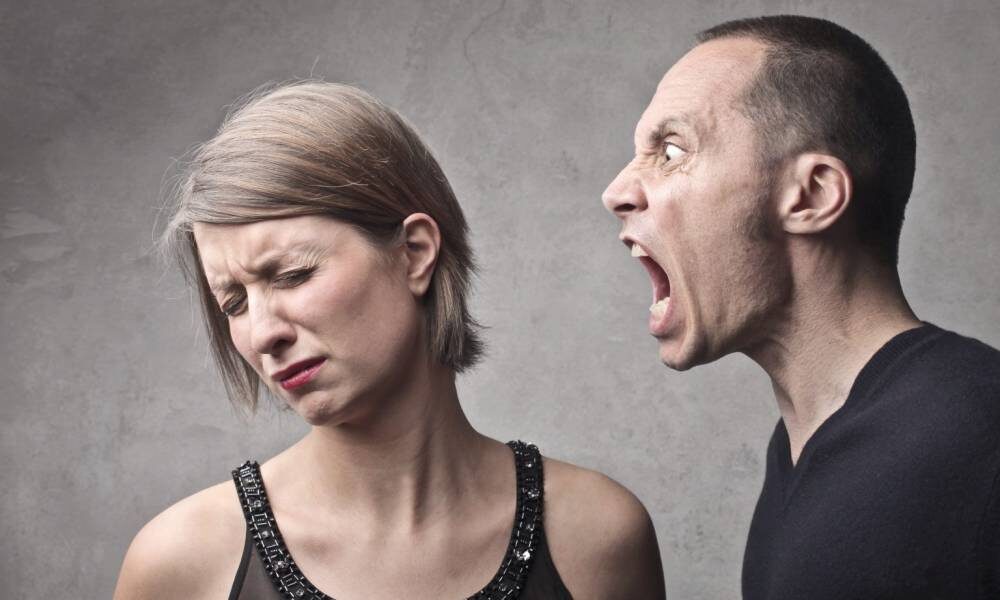 "Я абьюзер": Как распознать в себе агрессора и встать на путь изменений