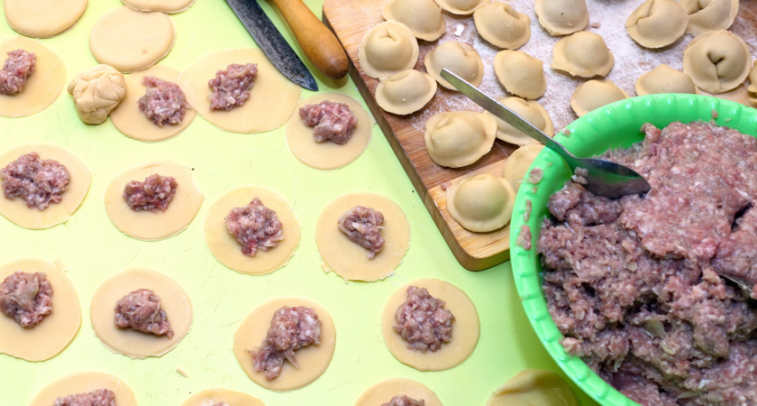    Кидаю 2 щепотки в фарш — и пельмени вкуснее, чем у шеф-повара: просто рай для гурманов