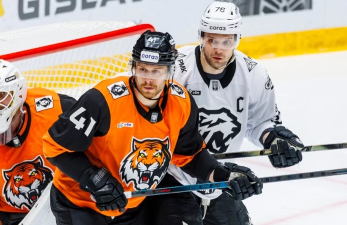    ХК «Амур» одержал победу над «Трактором», забив пять голов за один период