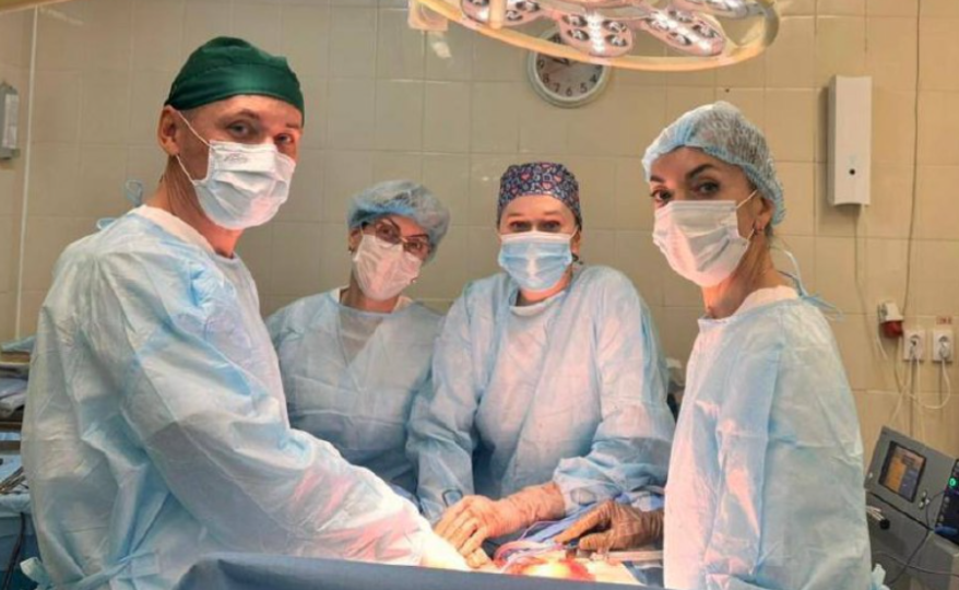 Гигантского "монстра" обнаружили врачи в теле женщины в Приморье