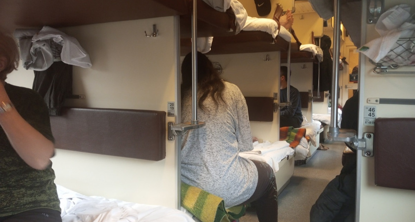    "Не спали из-за неё всем вагоном!": 7 типов пассажиров в поездах, которые капитально испортят дорогу даже самым спокойным соседям