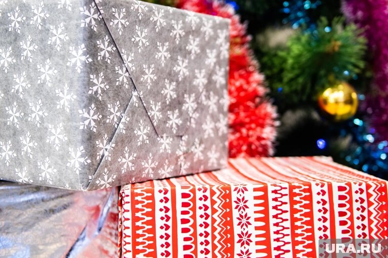     Большинство опрошенных предпочитает закупаться подарками в декабре