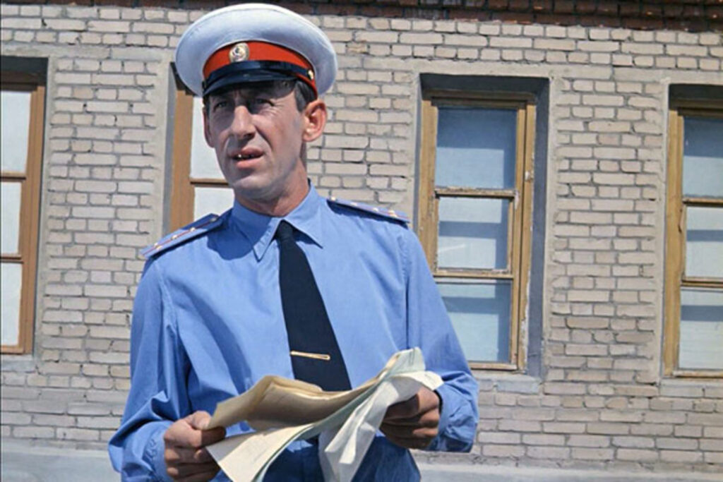 Кадр из фильма "Операция "Ы"