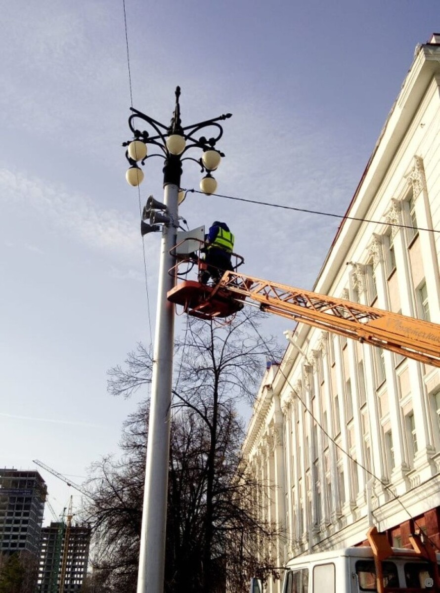    Сиренно-речевой комплекс на площади Советов. Источник: barnaul.org