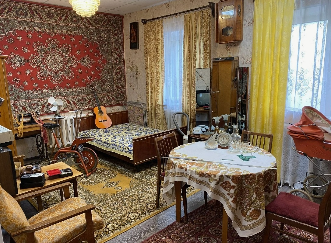 Каждый пытался организовать своё пространство по своему