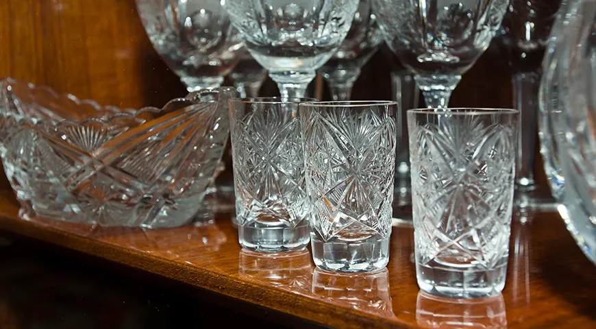 Советский хрусталь в стенке