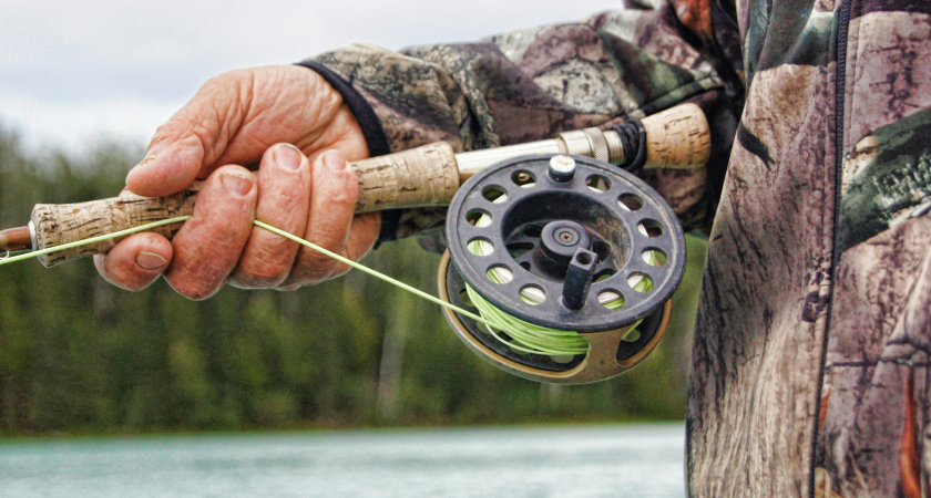    Когда рыба клюет, так что присесть некогда: руки устанут снимать улов — лунный календарь рыбалки на декабрь 2025