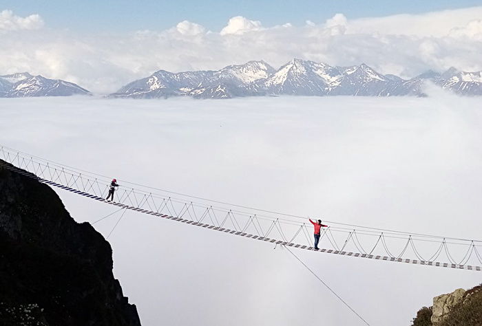 Подвесной мост в горах Роза Пик. Фото: epigraph.info