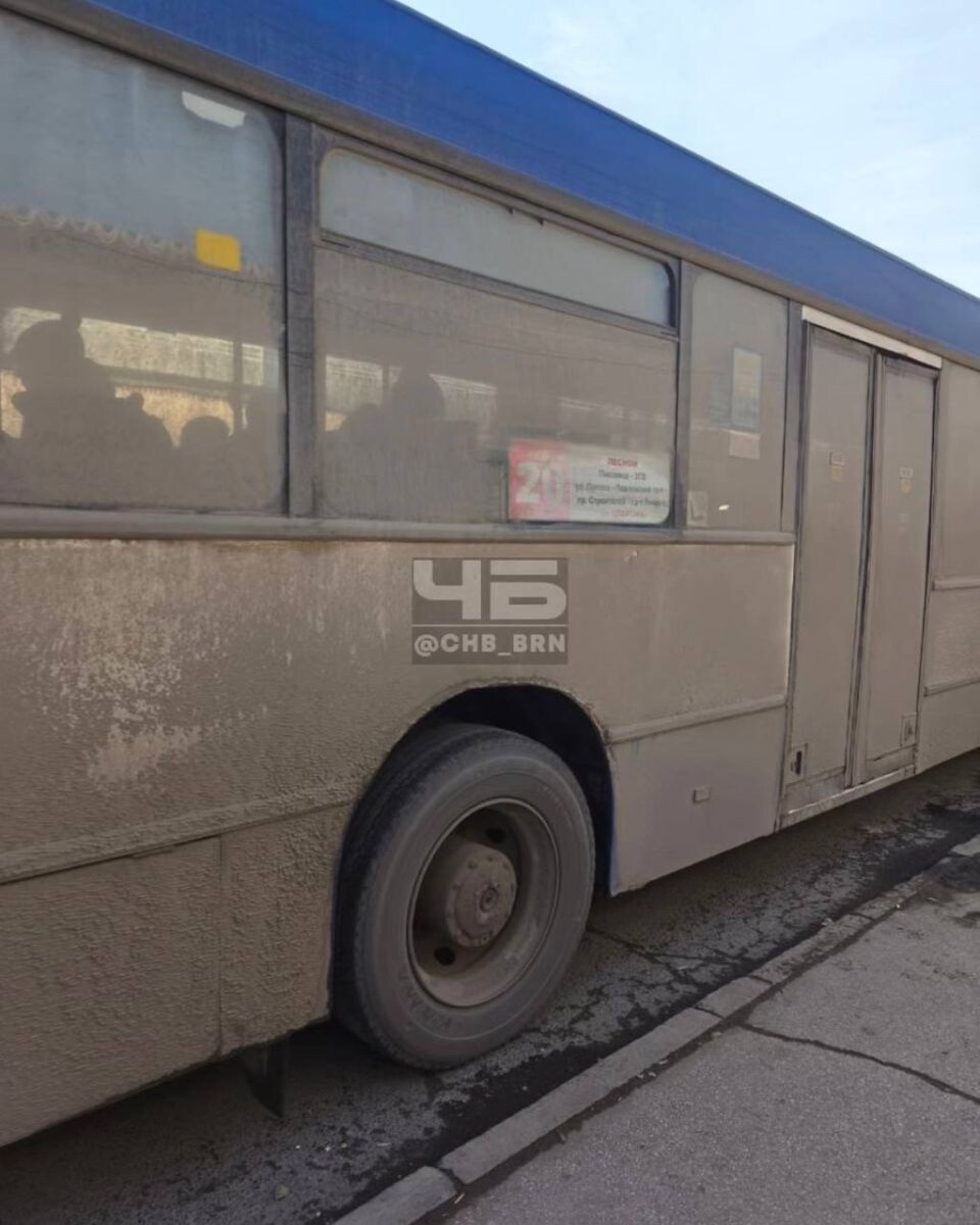    Грязный барнаульский автобус. Источник: t.me/chb_brn