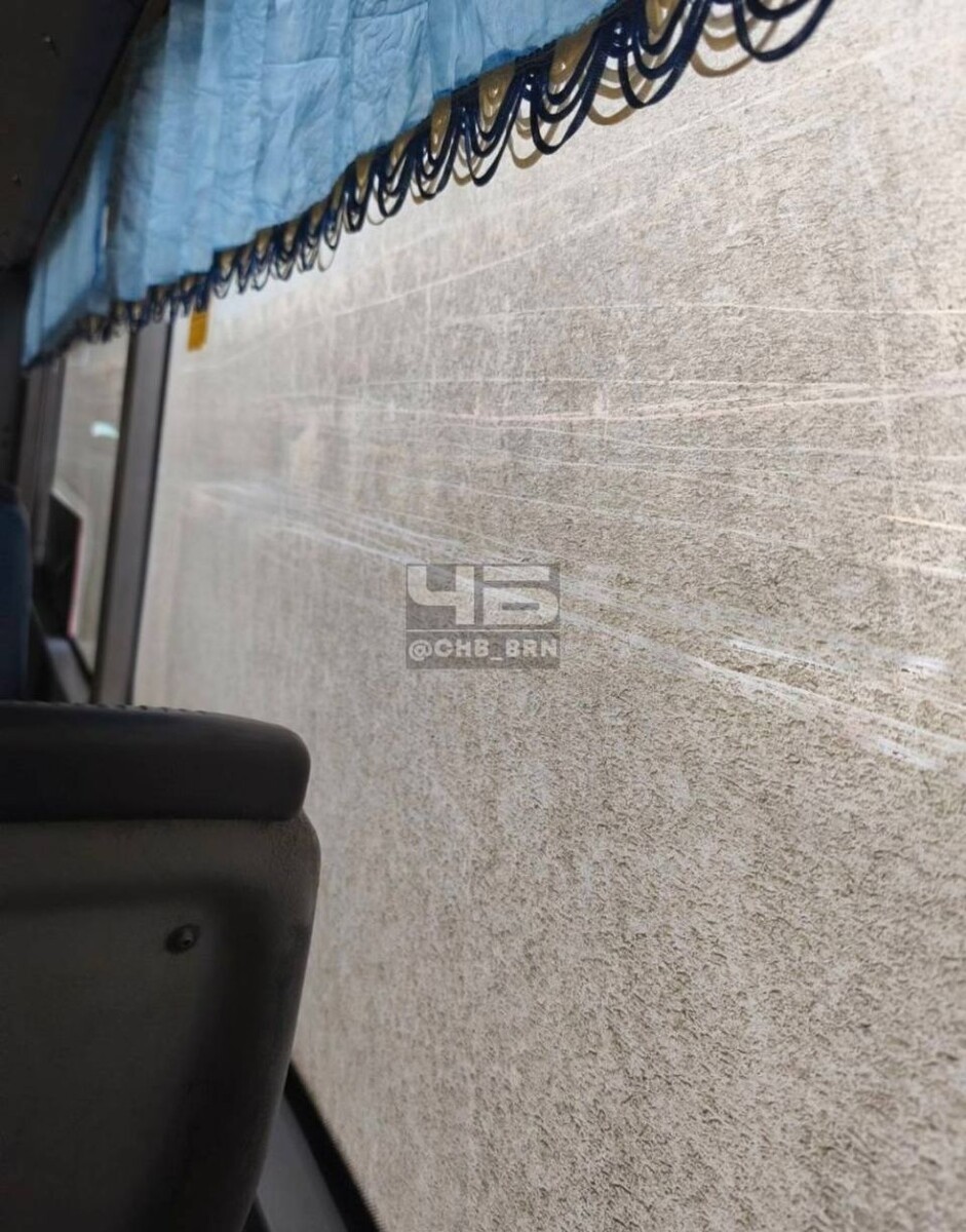    Грязный барнаульский автобус. Источник: t.me/chb_brn