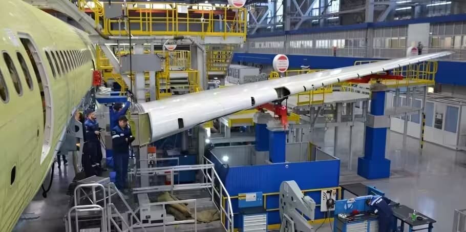   Композитное крыло МС-21