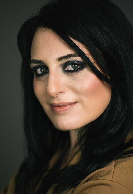 Франческа Джанноне - очень миловидная итальянская писательница, которую называют сверхновой  звездой итальянского книжного небосклона. 