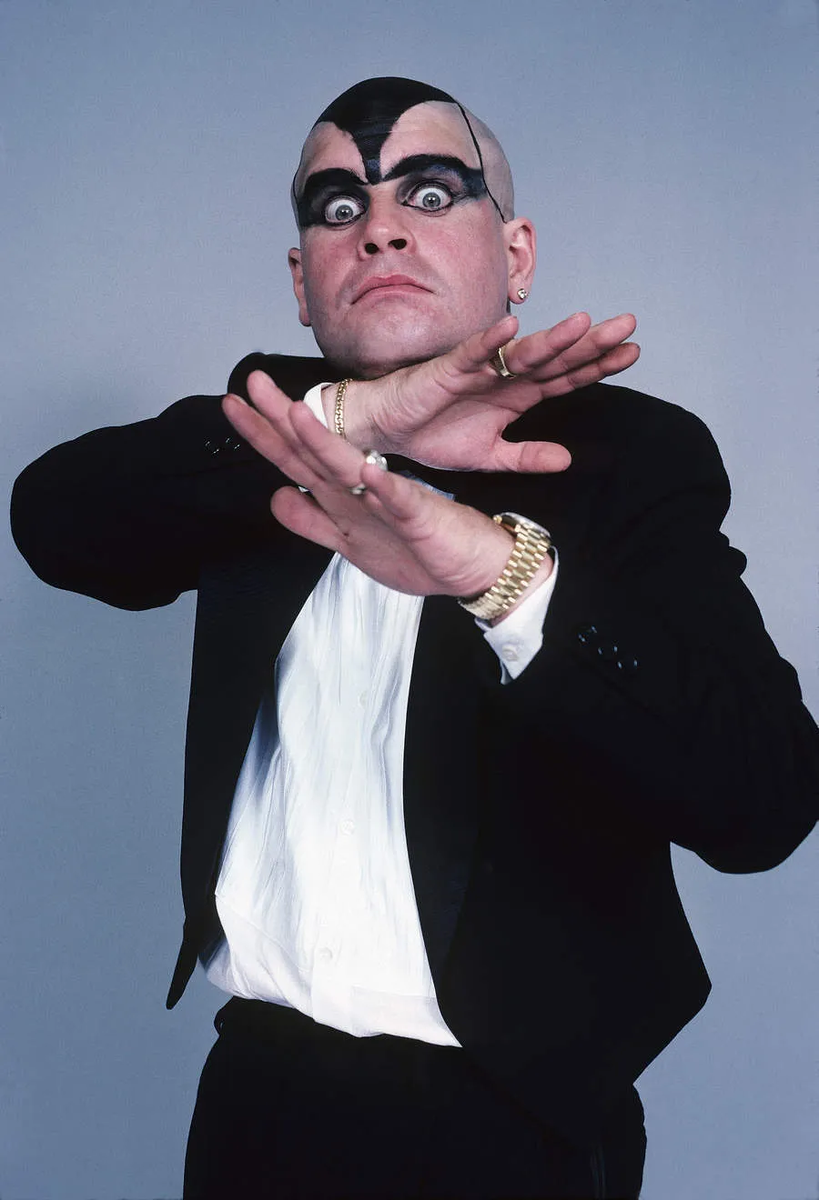 Бритый наголо Оззи, съёмка для обложки американского рок-журнала Circus. Фото: Марк Вайс
