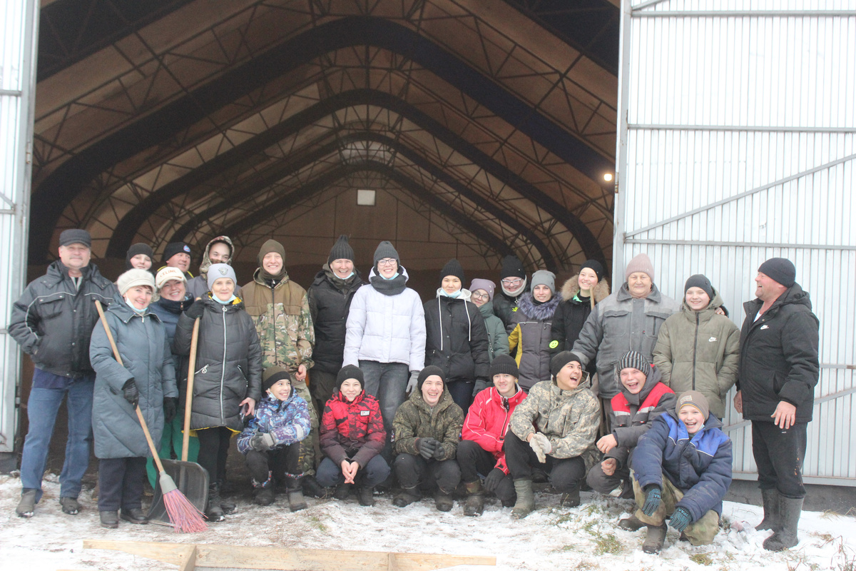 Усениновские школьники пришли на помощь местному хозяйству