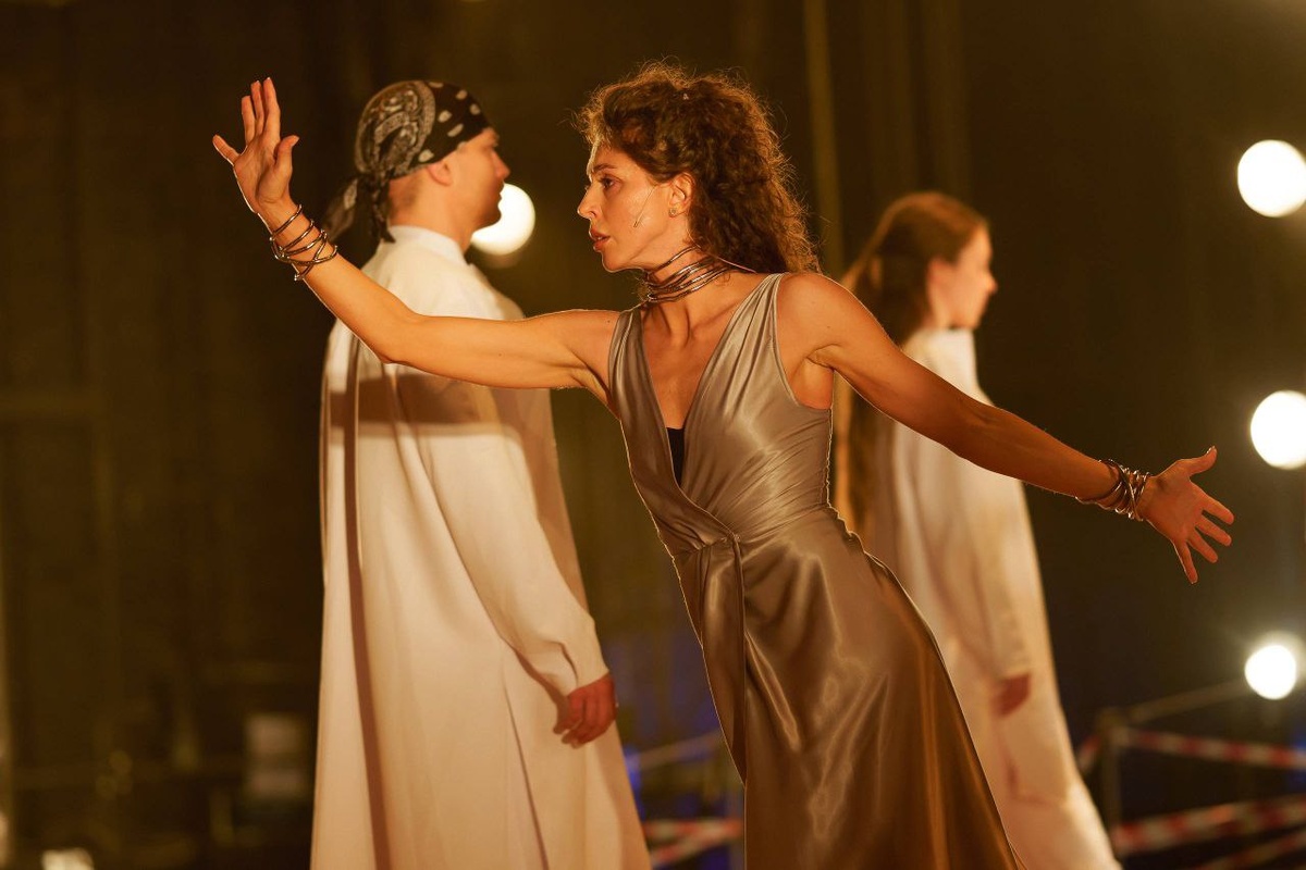 Нимфа Калипсо (Клавдия Качусова). Фото Василия Вагина