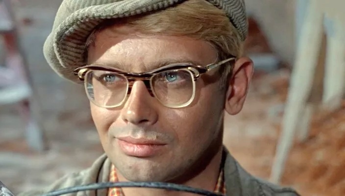 Кадр из фильма «Операция “Ы” и другие приключения Шурика» 1965 год.