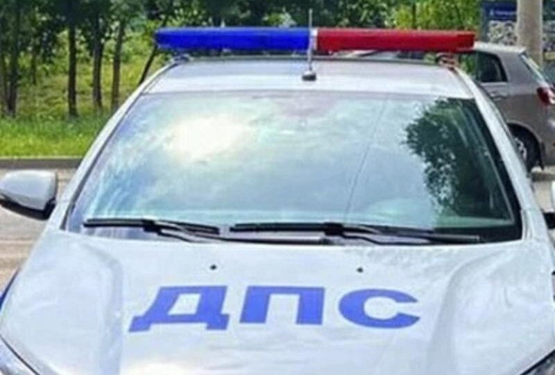 Инспектор ДПС ответил на вопрос: какой поворотник правильно включать при съезде с главной дороги – правый или левый