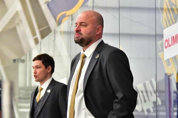    Новый тренер Сергей Шиханов — ещё и генменеджер.   
Фото: hcchelny.com