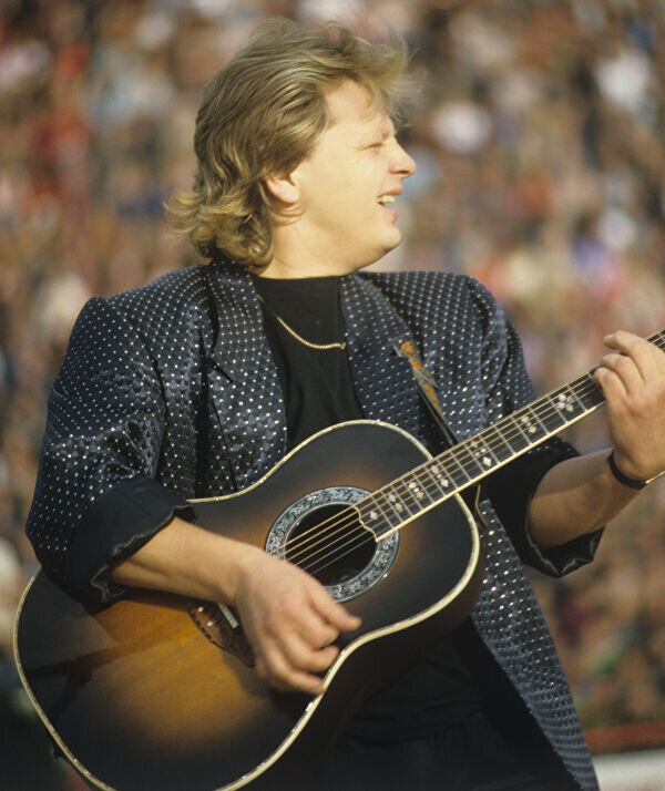 Юрий Антонов