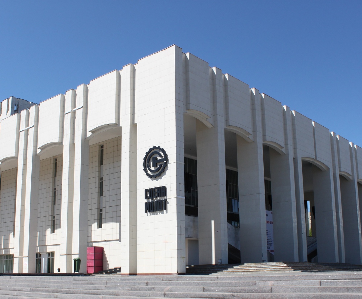    © Театр-Театр