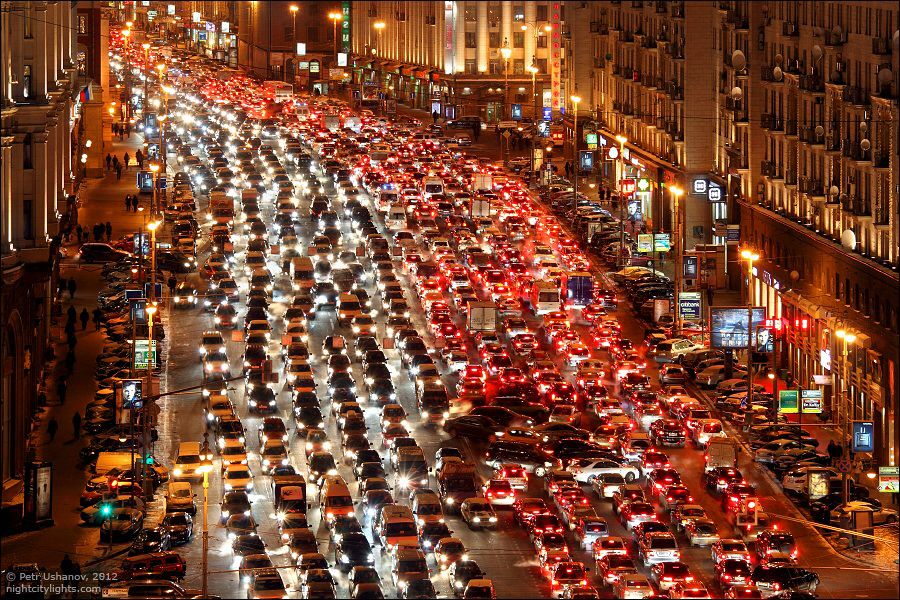 Пробки в Москве / Фото: https://ch.pinterest.com/pin/rush-hour--375628425155173023/